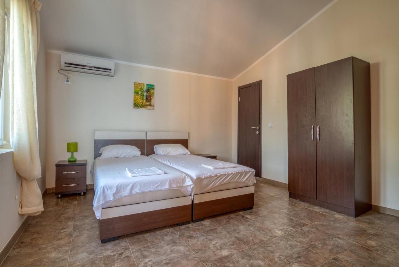 Apartmani Bronhi Sutomore Esterno foto