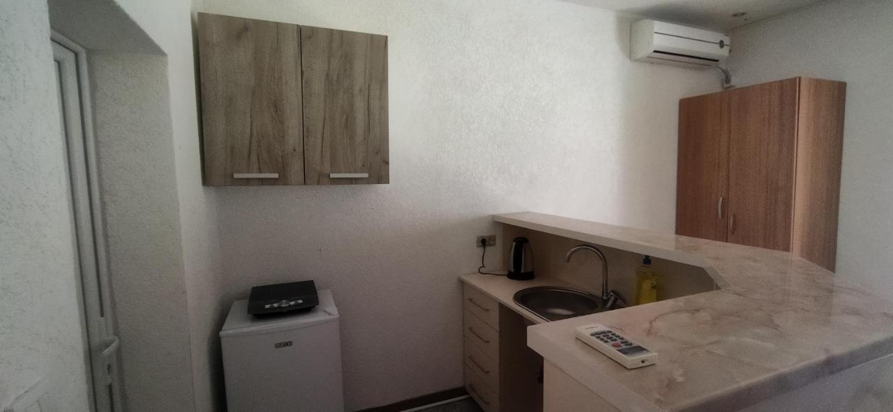Apartmani Bronhi Sutomore Esterno foto
